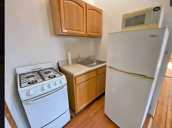 790 Metropolitan Avenue image 1 of 5