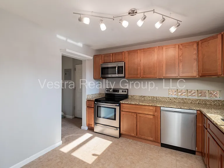 3680 Grape St — Photo 8