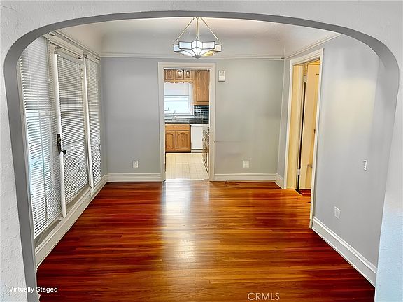 5th image of 1553 N Commonwealth Ave