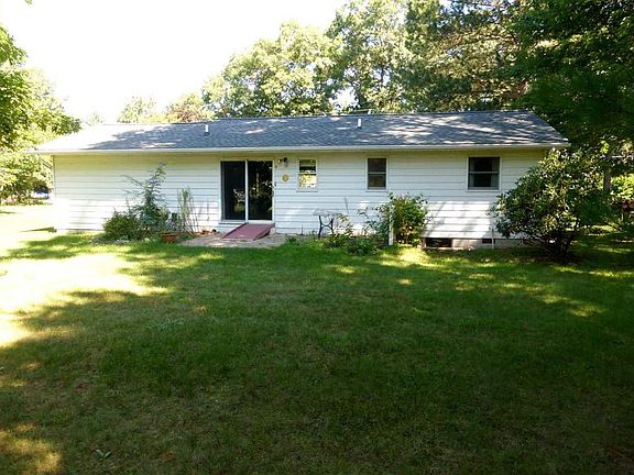 2nd image of 11395 Oakwood Dr