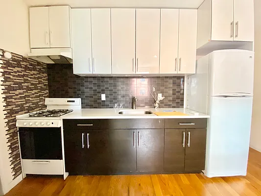 Rented by EastMount Realty LLC | media 1