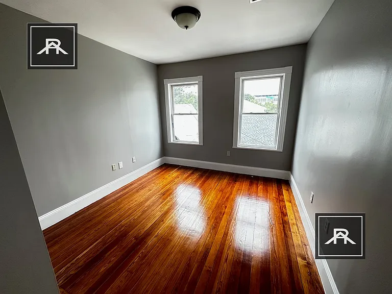 35 Adamson St #3 — Photo 9