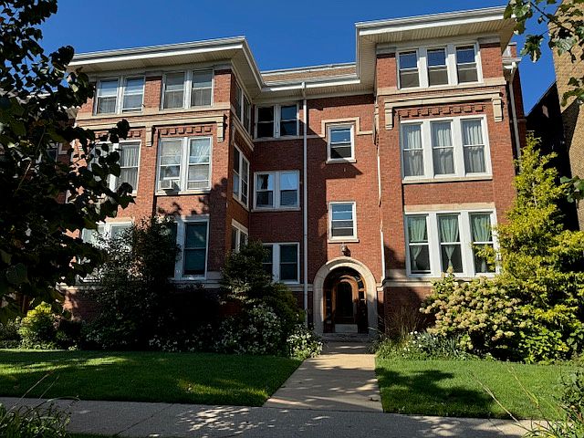 1st image of 1442 W Jarvis Ave APT 3B
