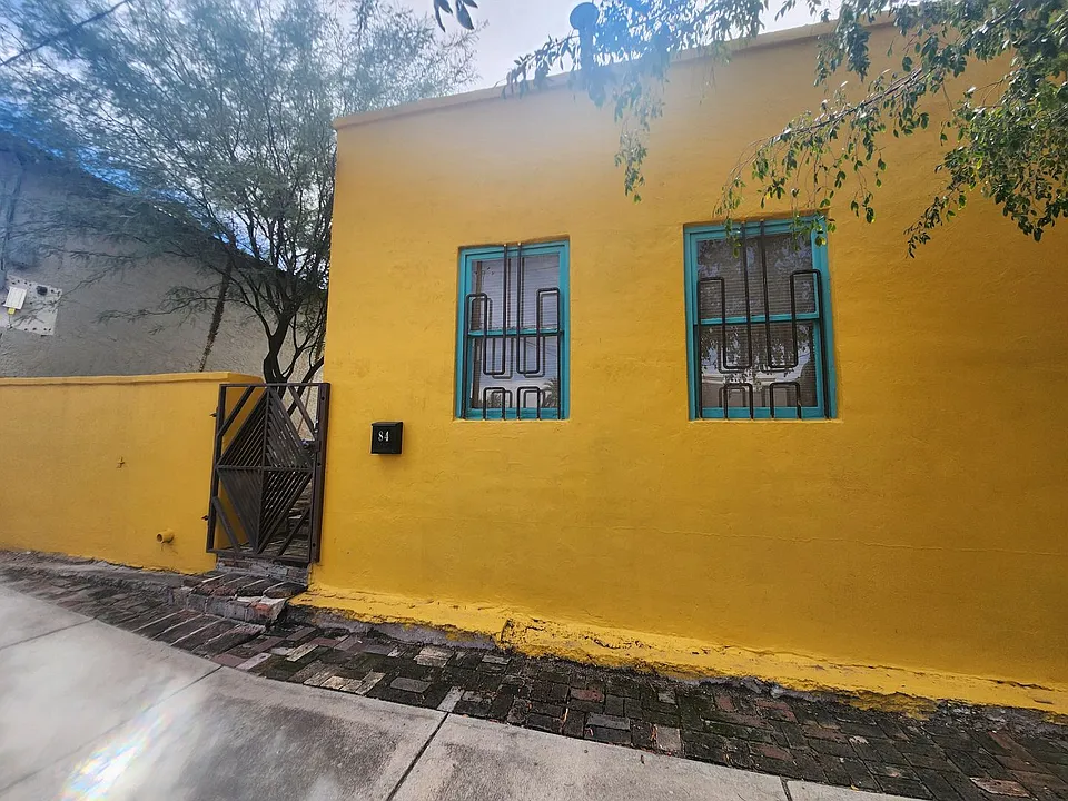 84 W Simpson St