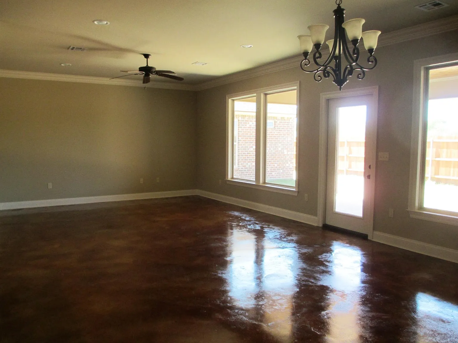 128 Sugar Creek Dr — Photo 3