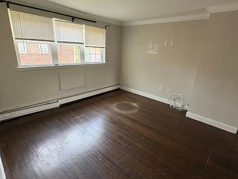 210 Trinity Ave — Photo 21