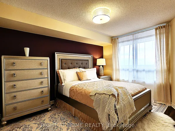 700 Humberwood Blvd #2422, Toronto, ON M9W 7J4