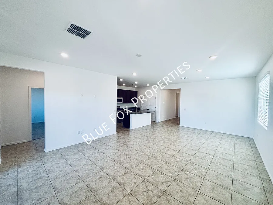 Building Photo - 7846 S Sugarbend Dr