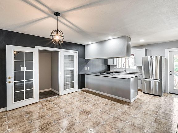 4th image of 2129 W Del Campo Cir