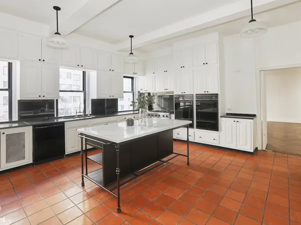 1 East End Avenue image 13 of 23