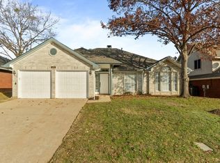 408 Canterbury St, Euless, TX 76039