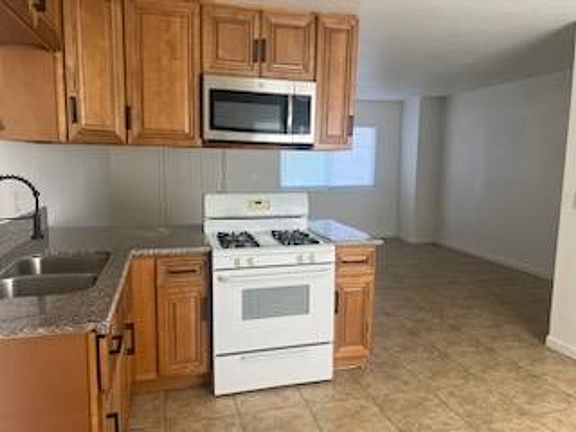 5th image of 724 S Williams St APT D