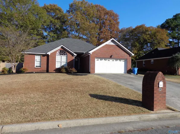 902 Bellemeade St SW, Hartselle, AL 35640