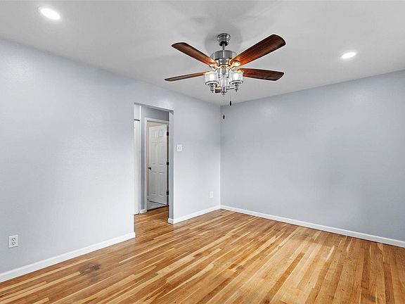 5th image of 10611 Crowley Dr