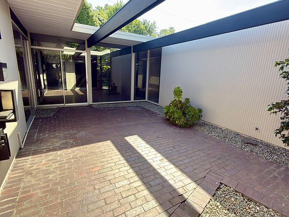 2nd image of 2434 Fairglen Dr