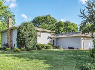 6746 37th St N, Oakdale, MN 55128