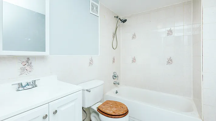 Rented by Nooklyn NYC LLC | media 3