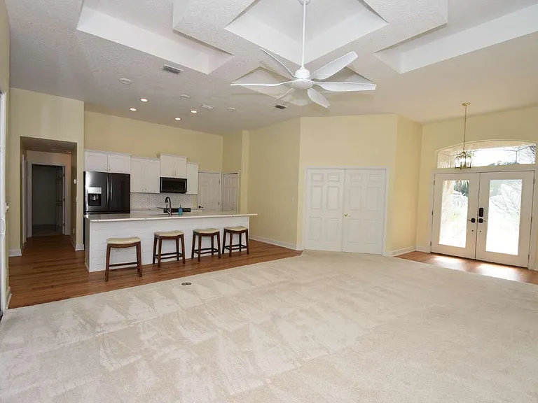 1216 Hampstead Ln — Photo 6