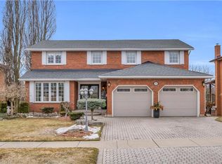 228 Michener Cres, Kitchener, ON N2A3V7