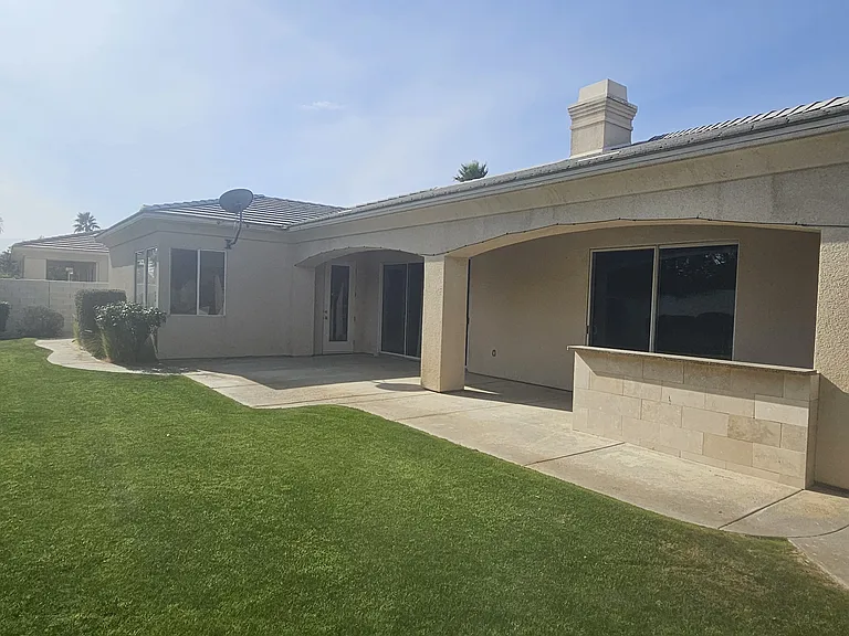 10 Champagne Cir — Photo 28