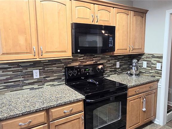 4th image of 4841 Fallfield Dr