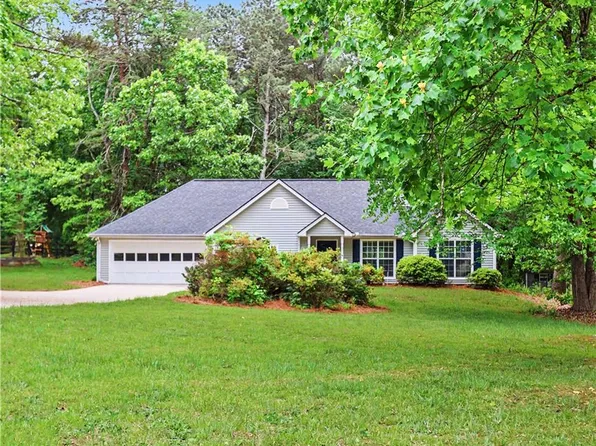 2365 Holly Branch Dr, Cumming, GA 30040