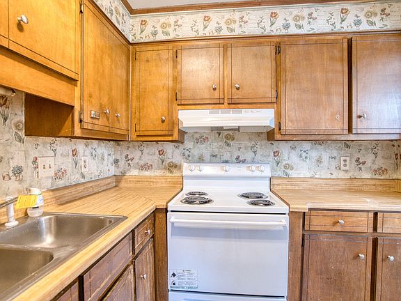 4th image of 2432 Winston Way