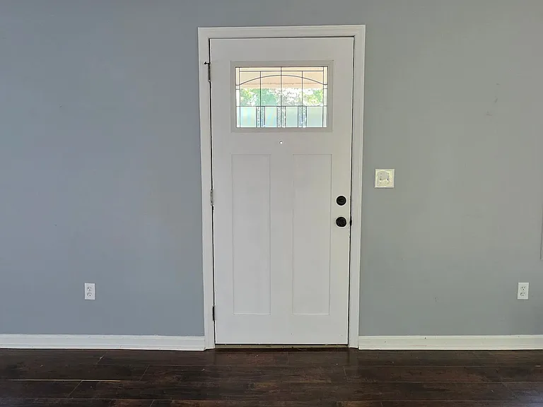 170 Manchester Dr — Photo 6