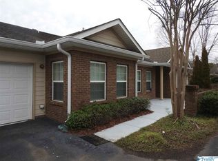 81 Valley Way Cir SE, Huntsville, AL 35802