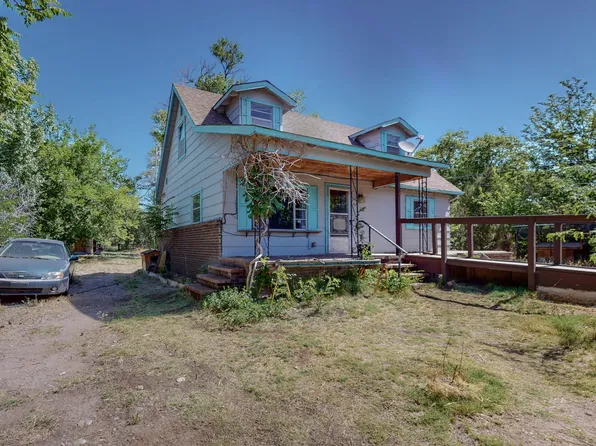 2105 Lakeview Rd SW, Albuquerque, NM 87105