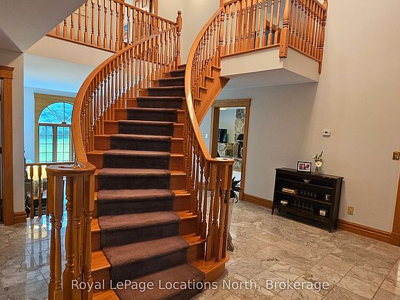 5th image of 44 Kelley Cres