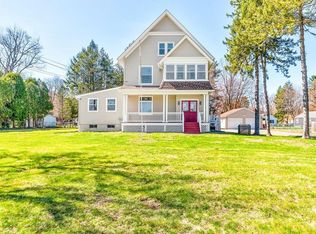 717 River Rd, Agawam, MA 01001