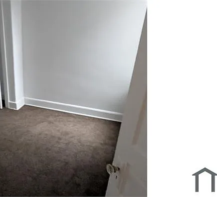 2411 N Hollywood St — Photo 8
