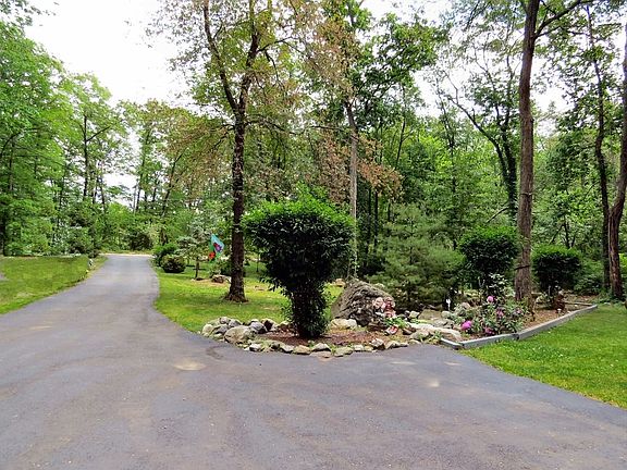2nd image of 921 Plymouth Lake Dr E