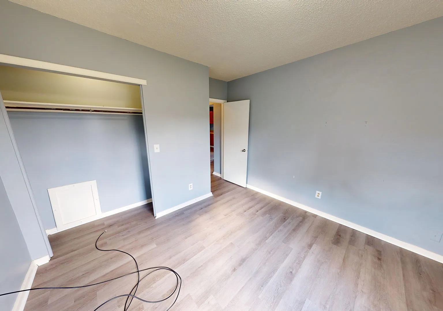 230 W 3rd St — Photo 3