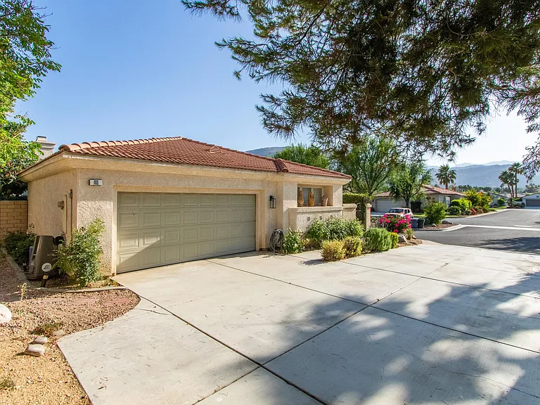40 Vistara Dr — Photo 7