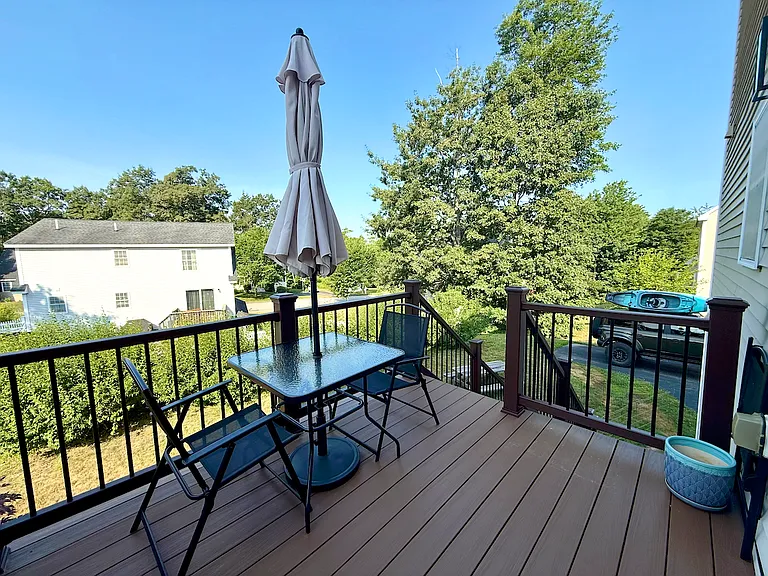 64 Hawthorne Cir — Photo 5
