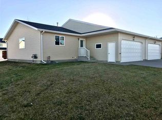 1306 31st Ave SE, Minot, ND 58701