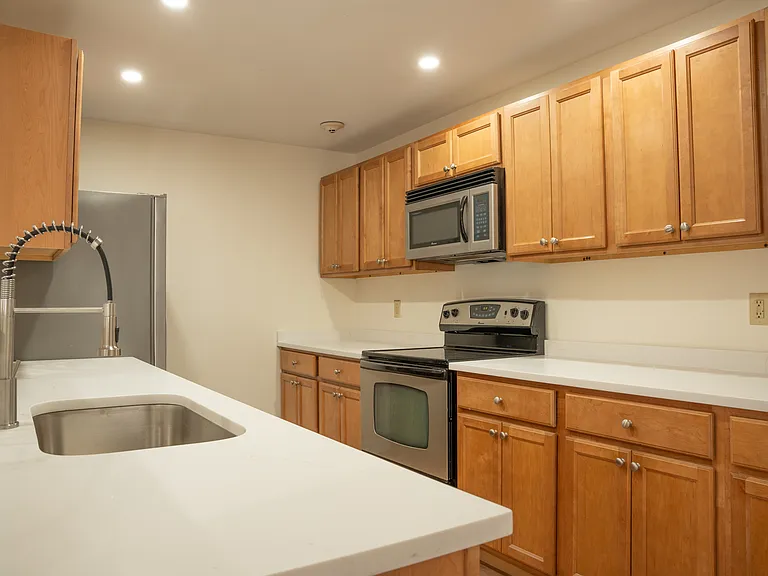 117 John St #19 — Photo 3