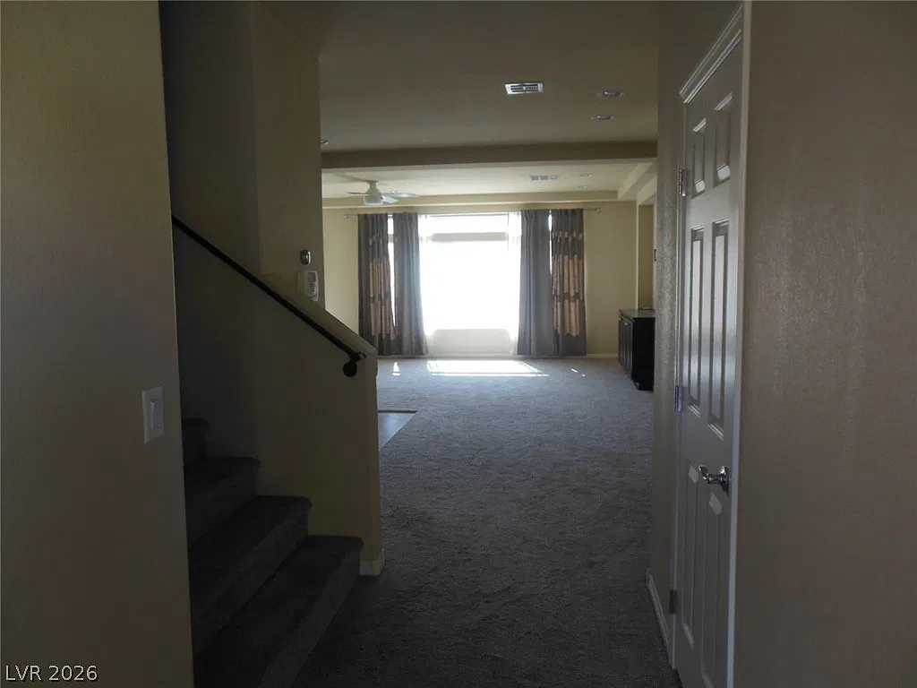 4 bed, 2.5 bath, 2290 sqft, $2,250 — Photo 2