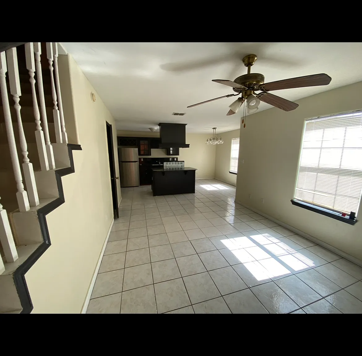 2 bed, 1.5 bath, 1100 sqft, $850 — Photo 3