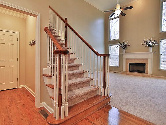 Entryway & coat closet