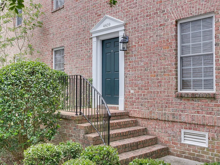 4609 Town Creek Dr — Photo 2