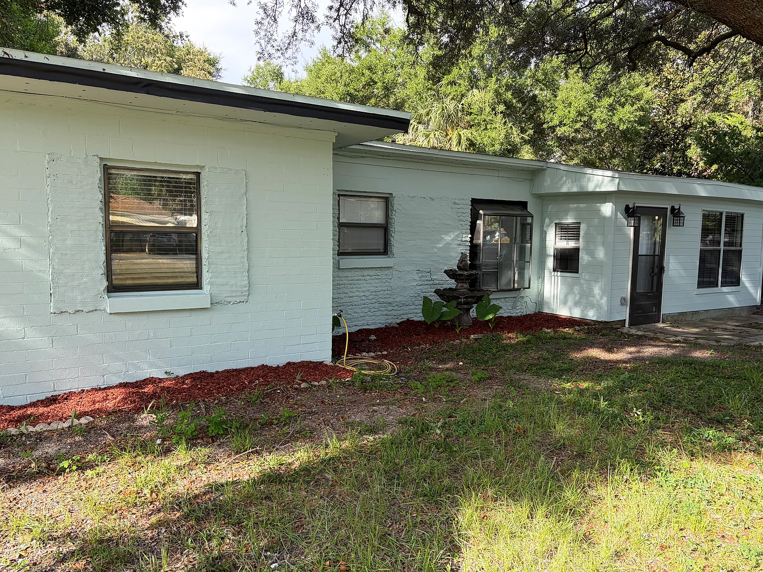 353 Hollywood Blvd NE — Photo 4