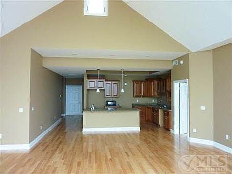 2nd image of 540 S Lakeshore Blvd Unit 34