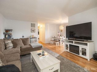 39B Foxhall #B, Middlesex, NJ 08846