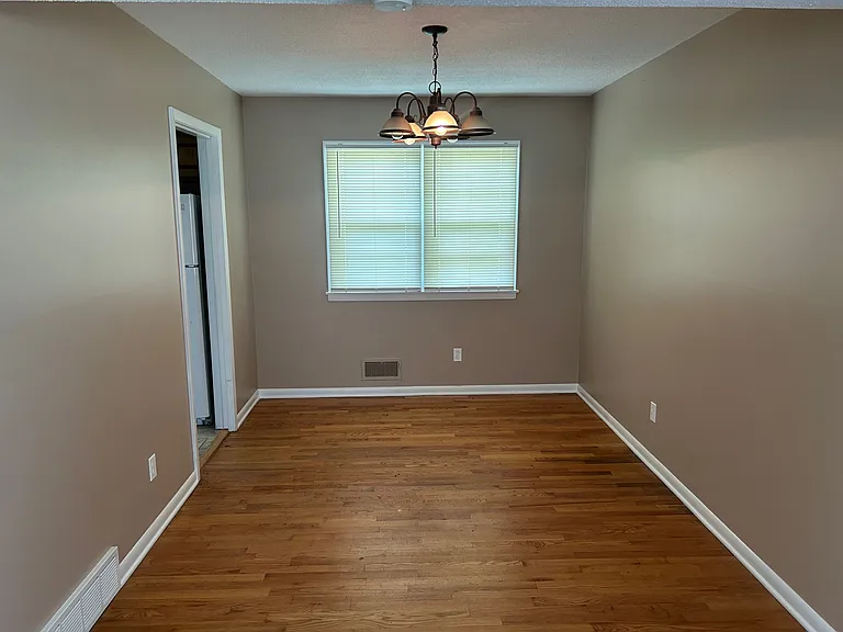 9400 Woodward St — Photo 3