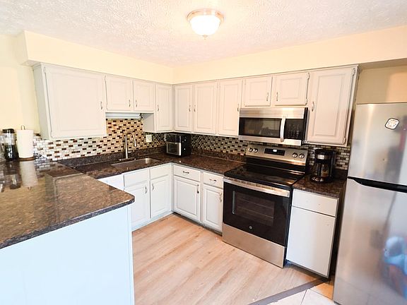 5th image of 11324 Broken Bow Ct