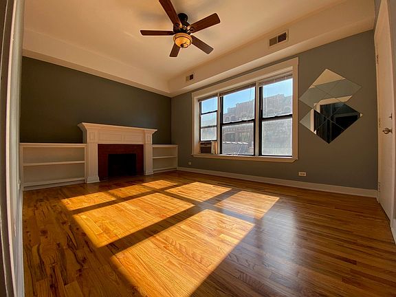 2nd image of 856 W Montrose Ave #2A