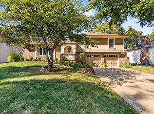 508 Sunset Ln, Belton, MO 64012
